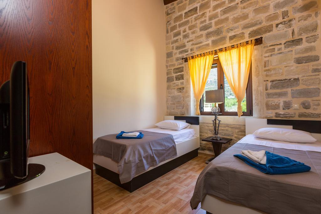 Poseidon Villa, Nestled In The Picturesque South, By Thinkvilla Lefkogeia Exterior foto