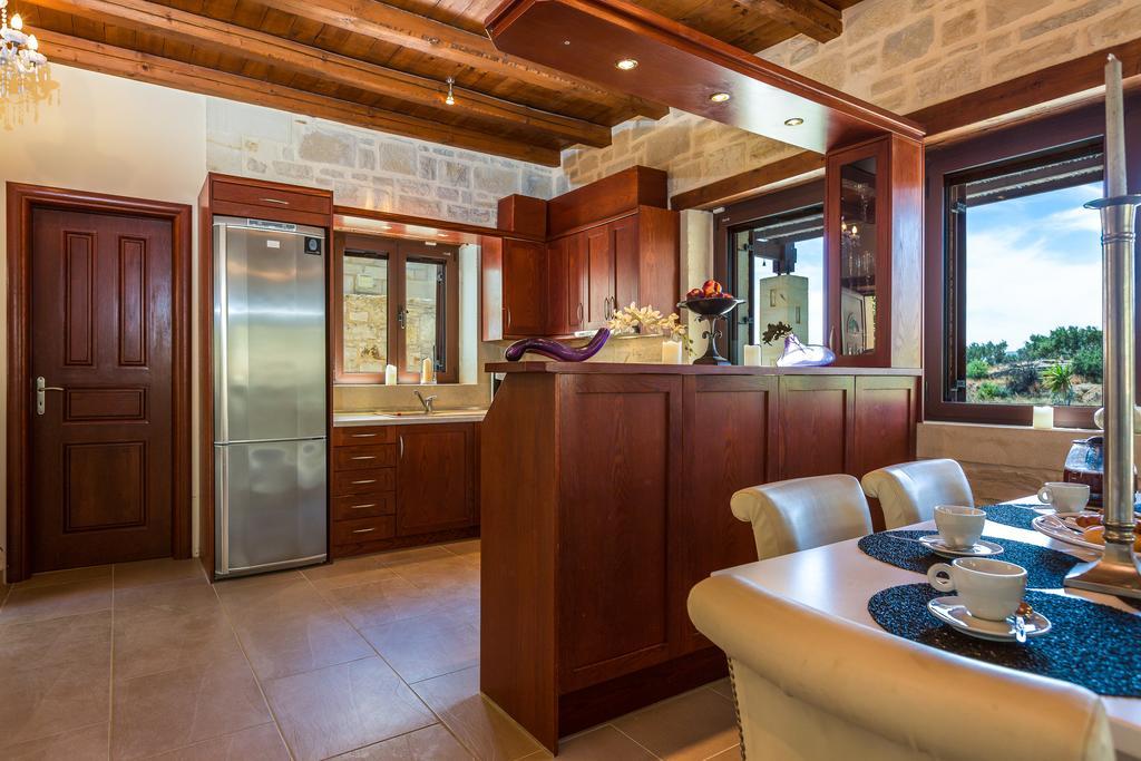 Poseidon Villa, Nestled In The Picturesque South, By Thinkvilla Lefkogeia Exterior foto